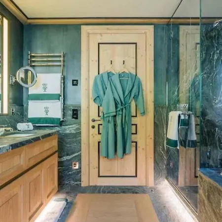 6br Bright And Spacious Chalet With Sauna Villa